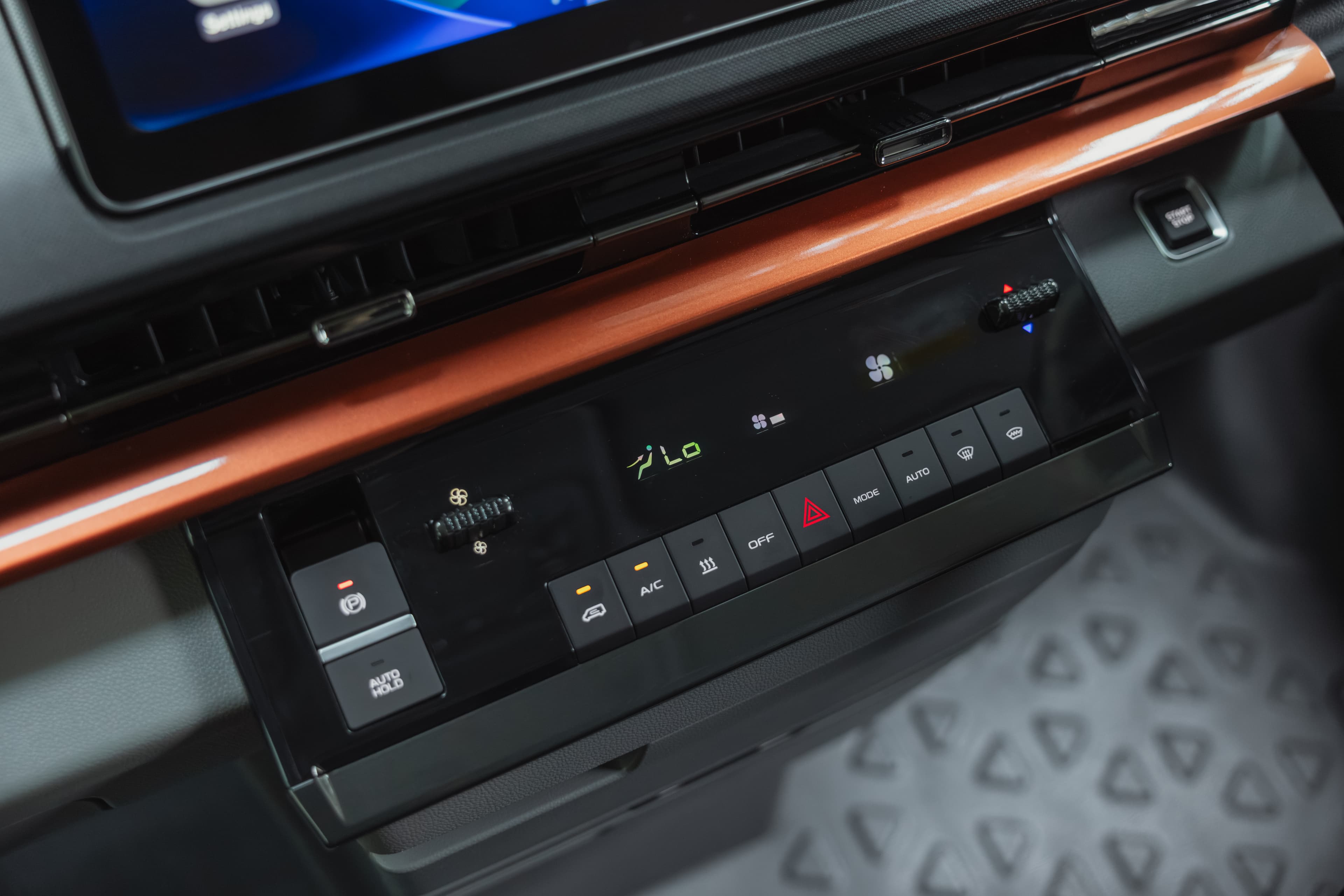 carousel-item-Physical buttons to minimise driver distraction